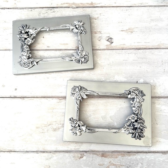 Silver Flower Photo Picture Frames Set of 2 Fits 5x7 Artwork or Photos - Picture 1 of 1